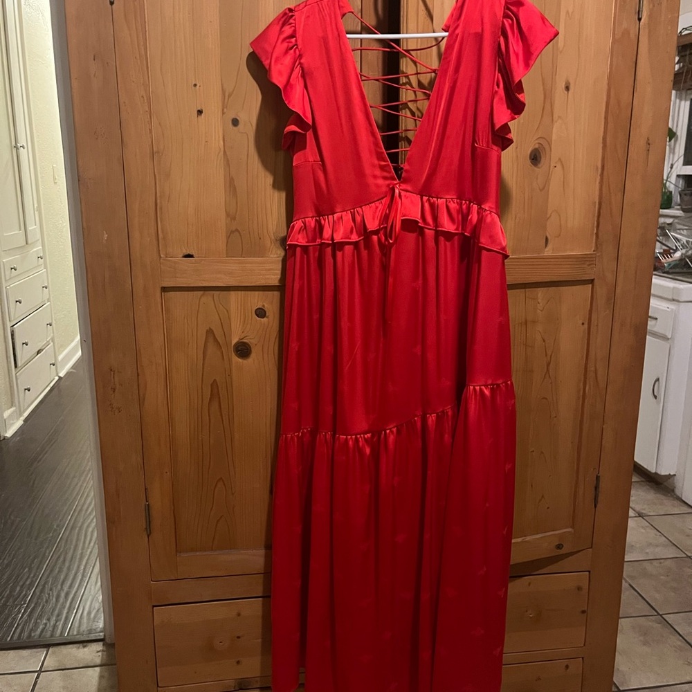 Chic Backless Red Dress with Ruffle Details